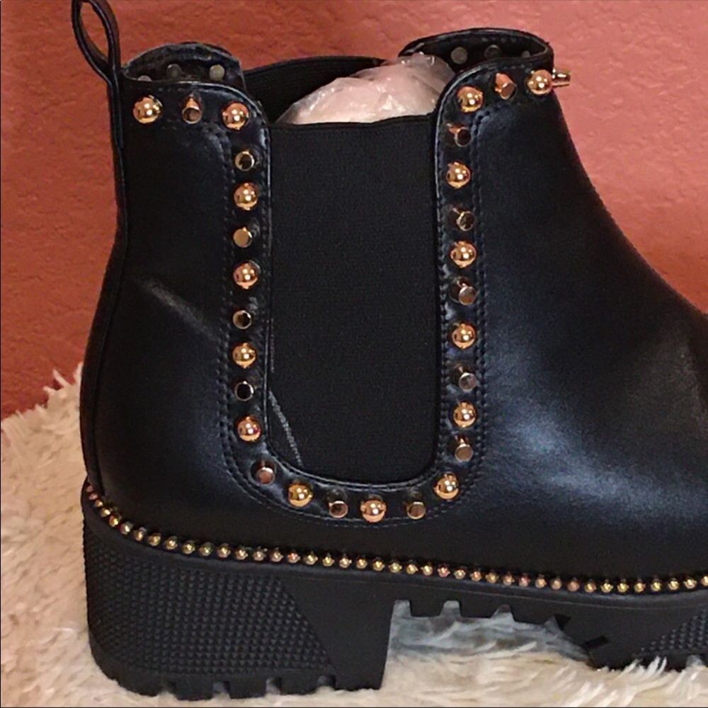 BLACK & GOLD STUDDED COMBAT BOOTS 🥾 - Picture 7 of 9